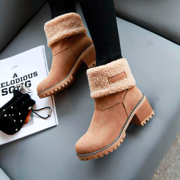 Bota Feminina de Inverno Forrada em Lã